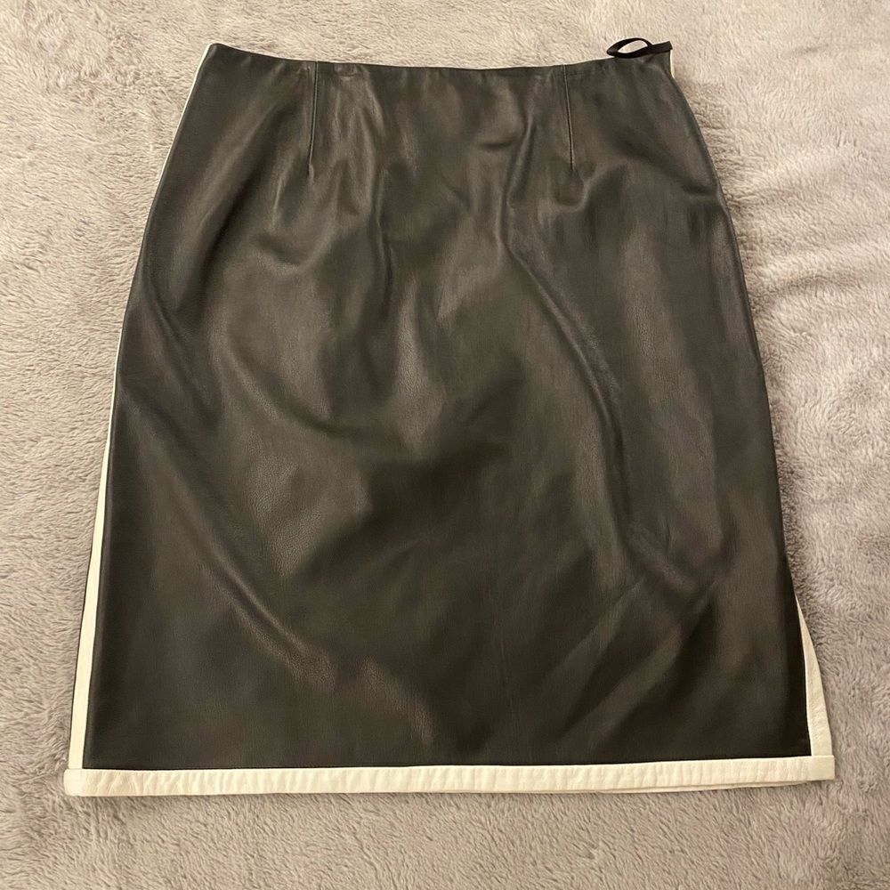 Carlisle 100% leather skirt, size 12